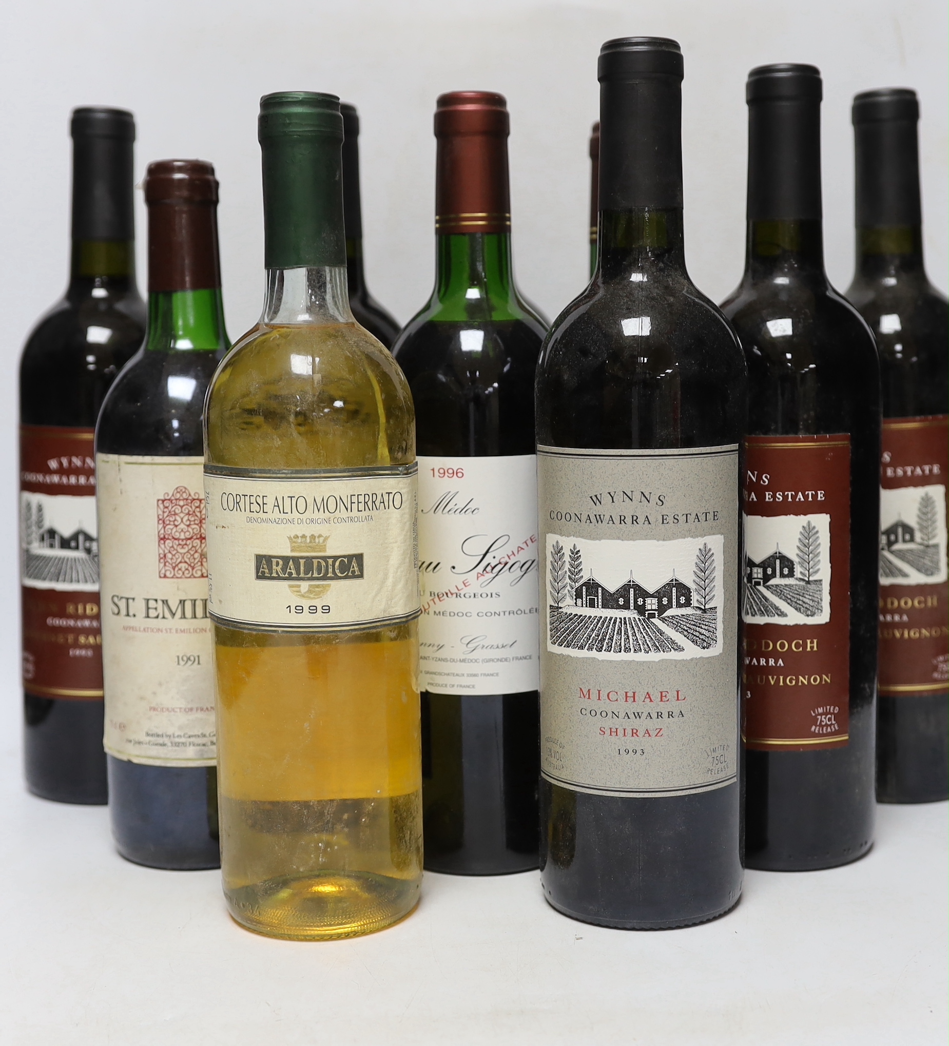 Eleven bottles of assorted wine to include Wynns Coonawarra Estate Cabernet Sauvignon and Shiraz 1993 (7) St Emilion 1991 (1) Chablis 1997 (1)